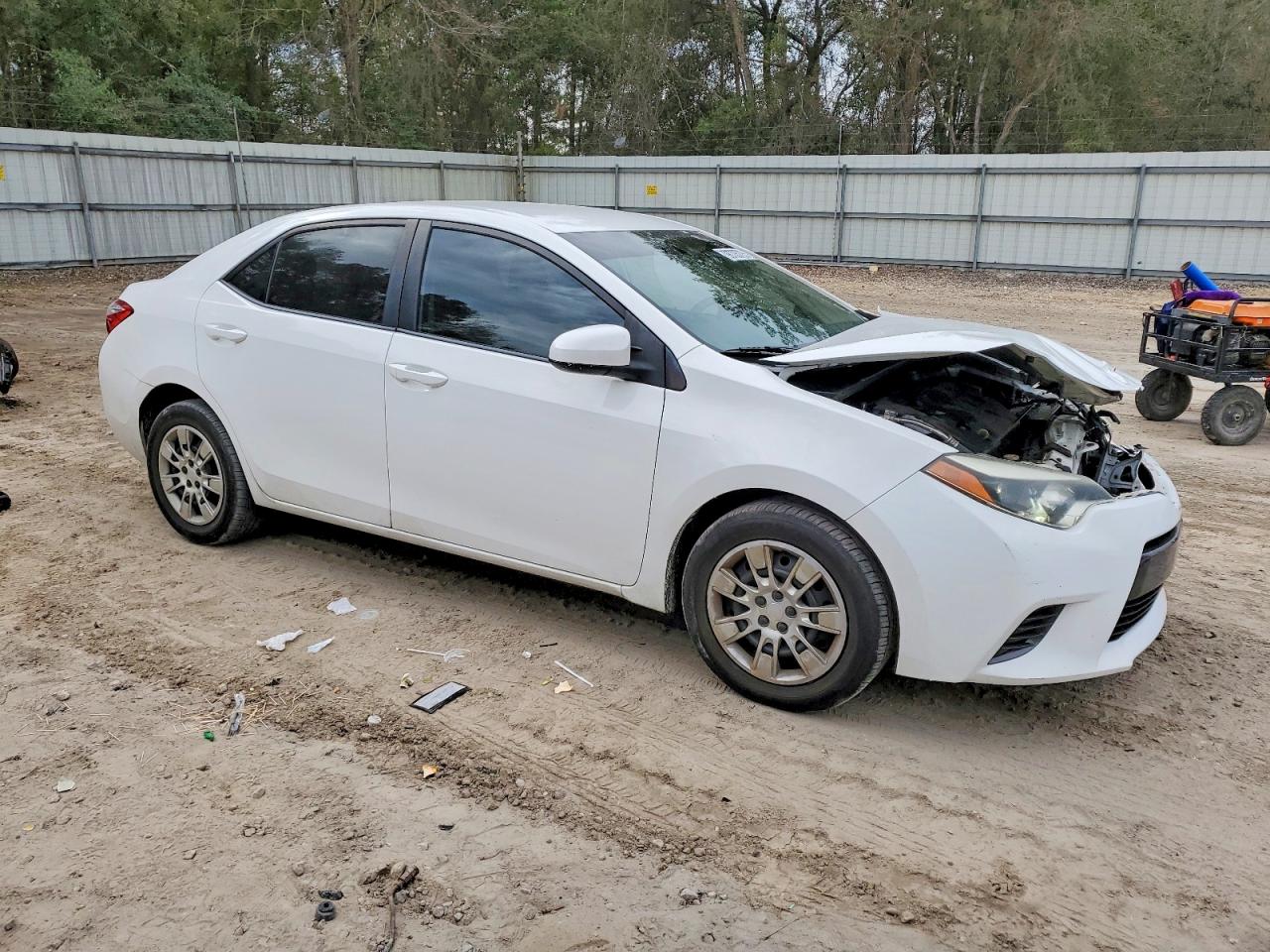 2015 TOYOTA COROLLA L photo 4