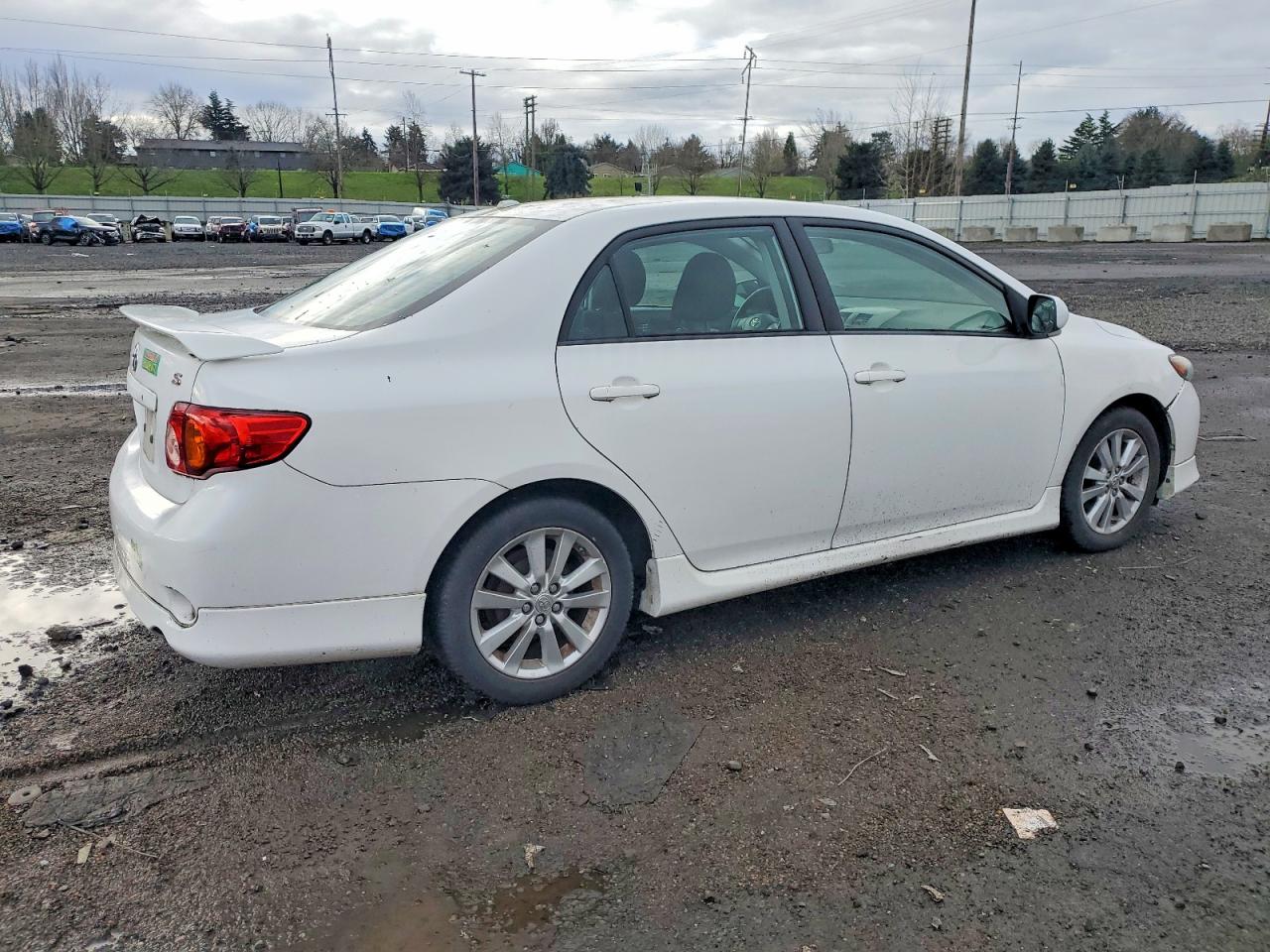 2010 TOYOTA COROLLA BASE photo 3