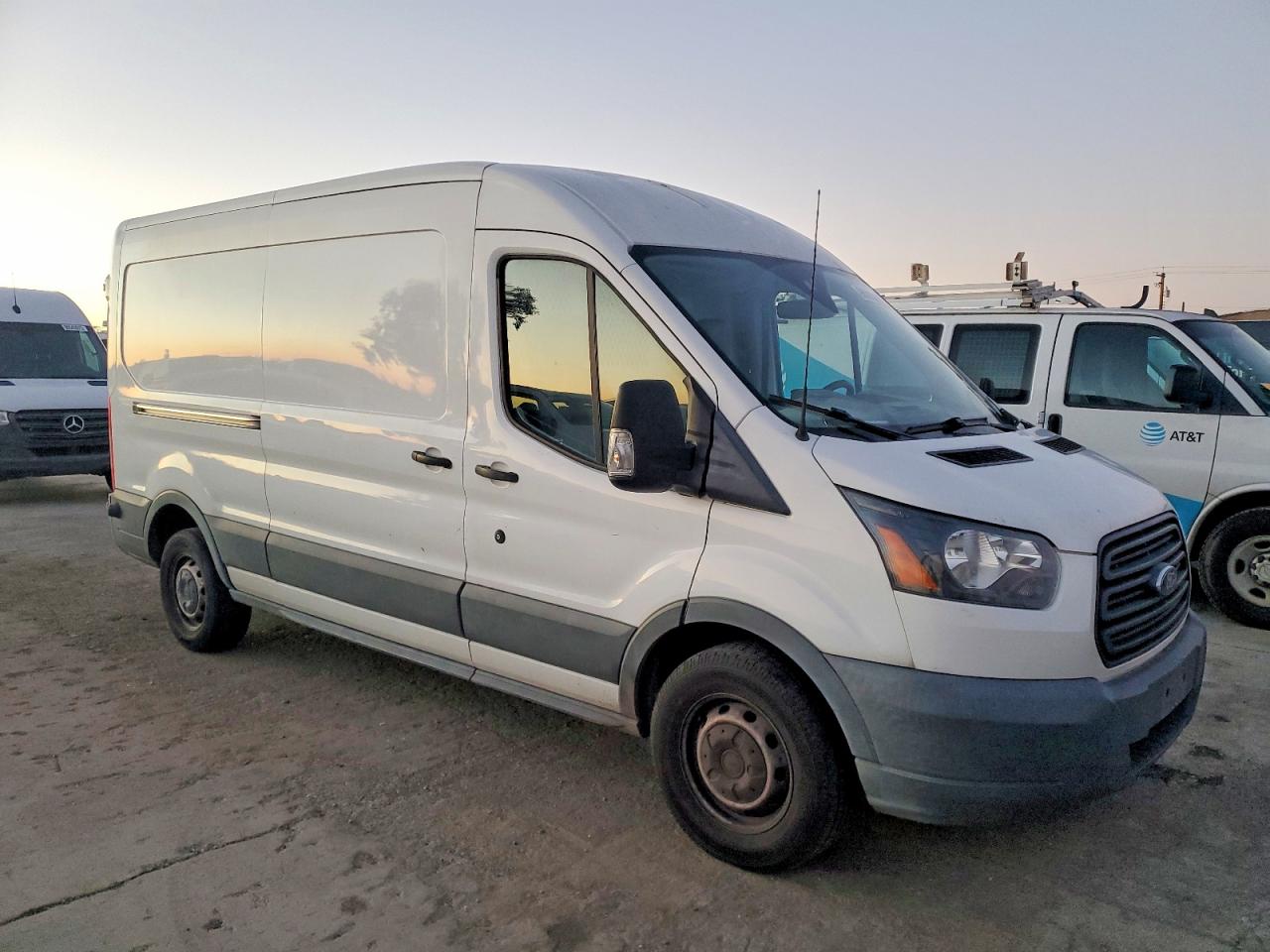 2018 FORD TRANSIT T-350 photo 4