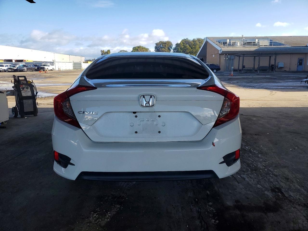 2016 HONDA CIVIC LX photo 6