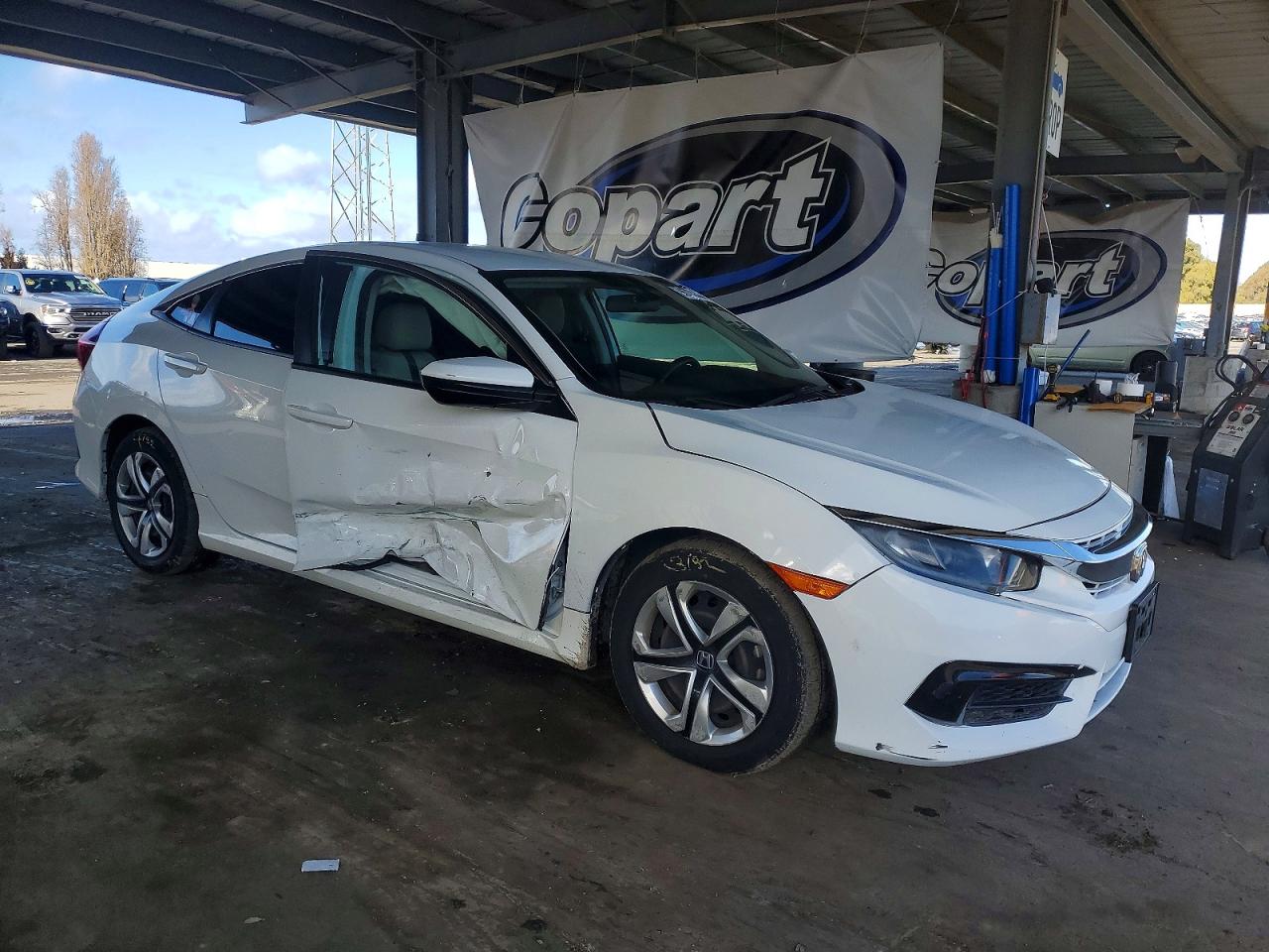 2016 HONDA CIVIC LX photo 4