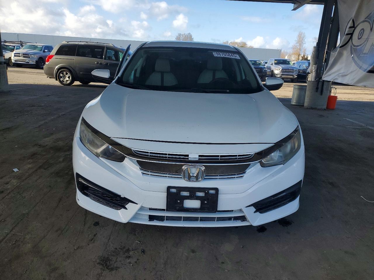 2016 HONDA CIVIC LX photo 5