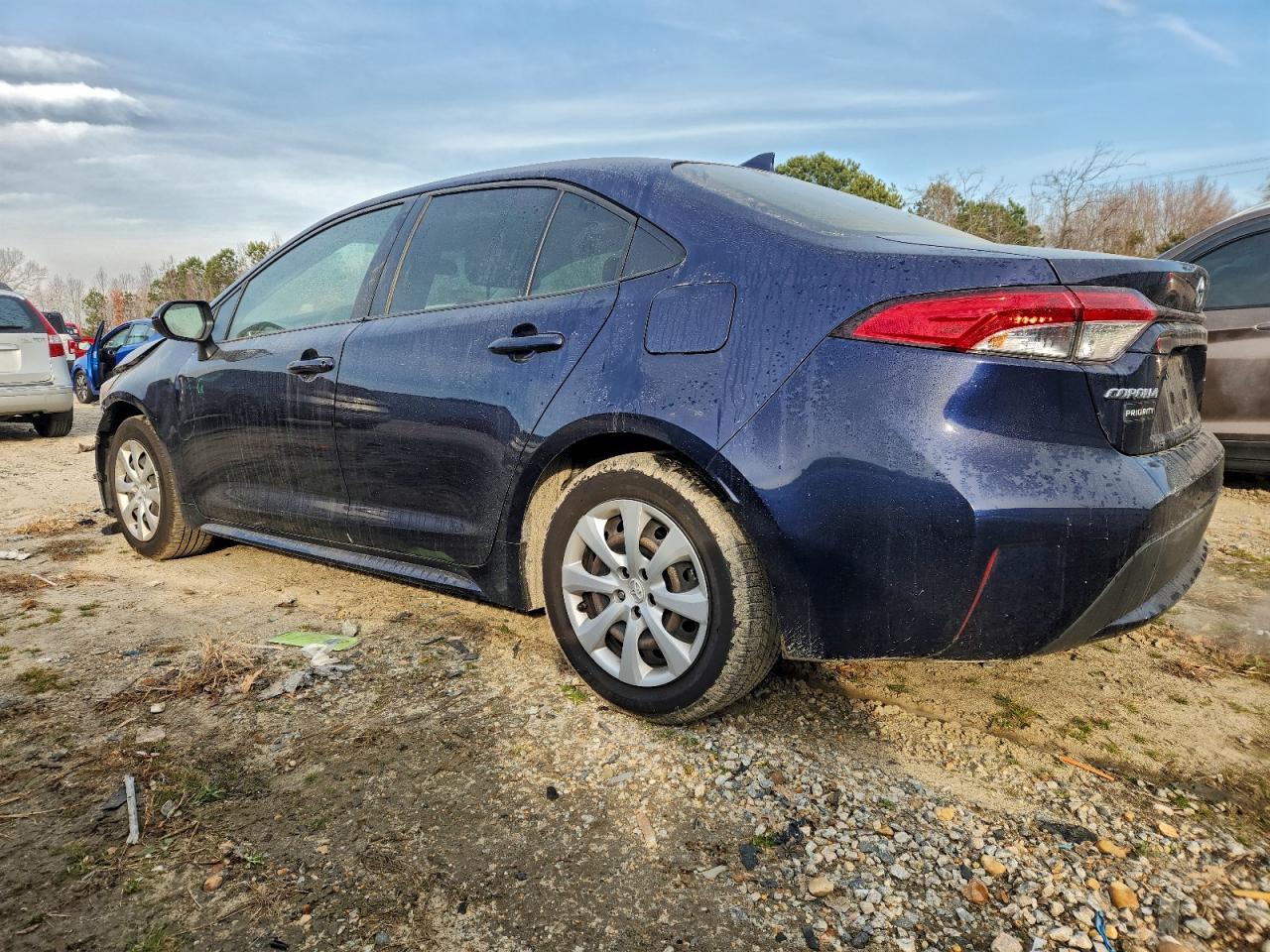 2020 TOYOTA COROLLA LE photo 2