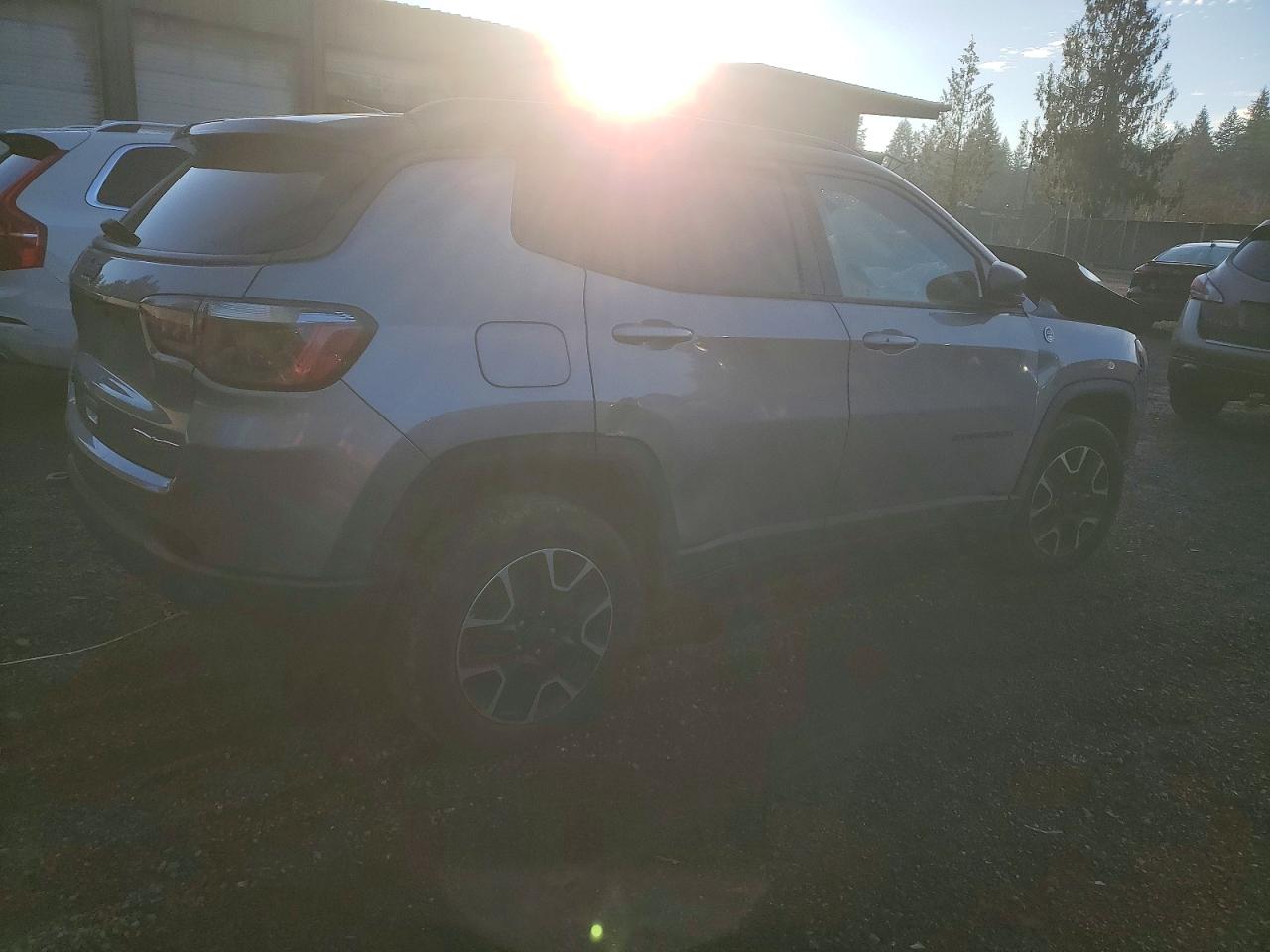 2019 JEEP COMPASS TRAILHAWK photo 3