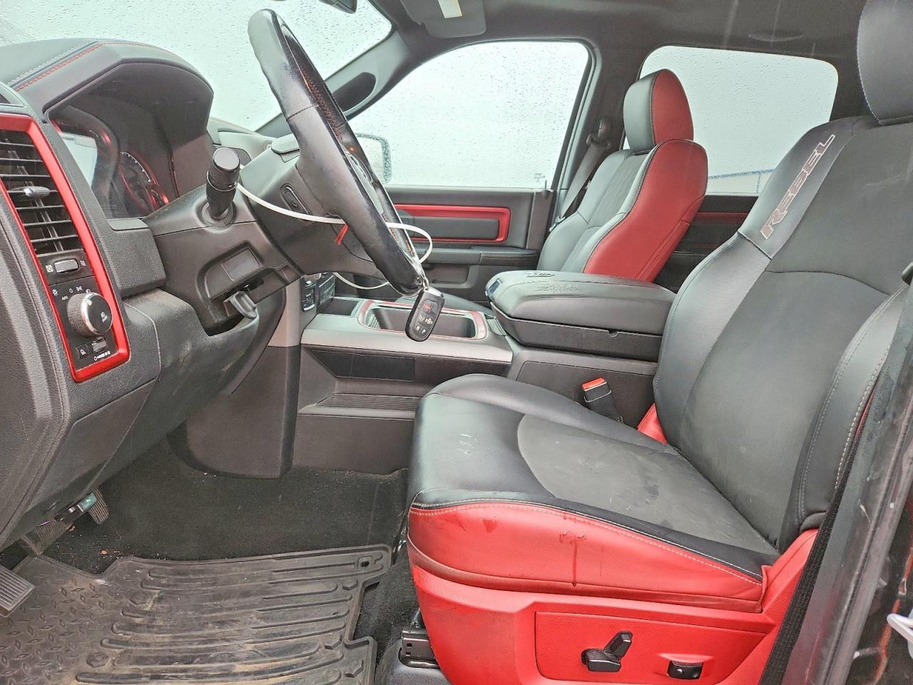 2016 RAM 1500 REBEL photo 13
