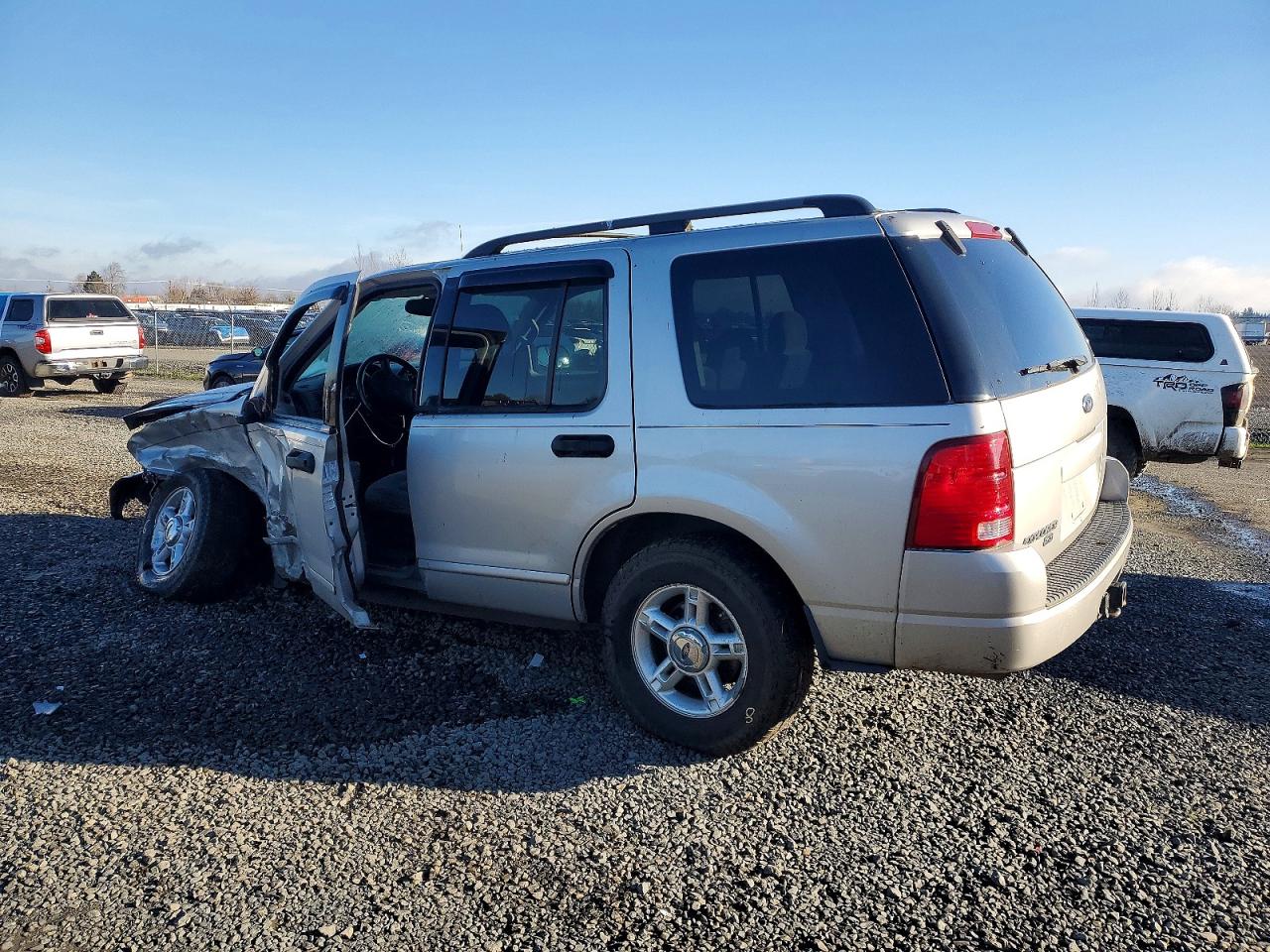 2004 FORD EXPLORER XLT photo 2