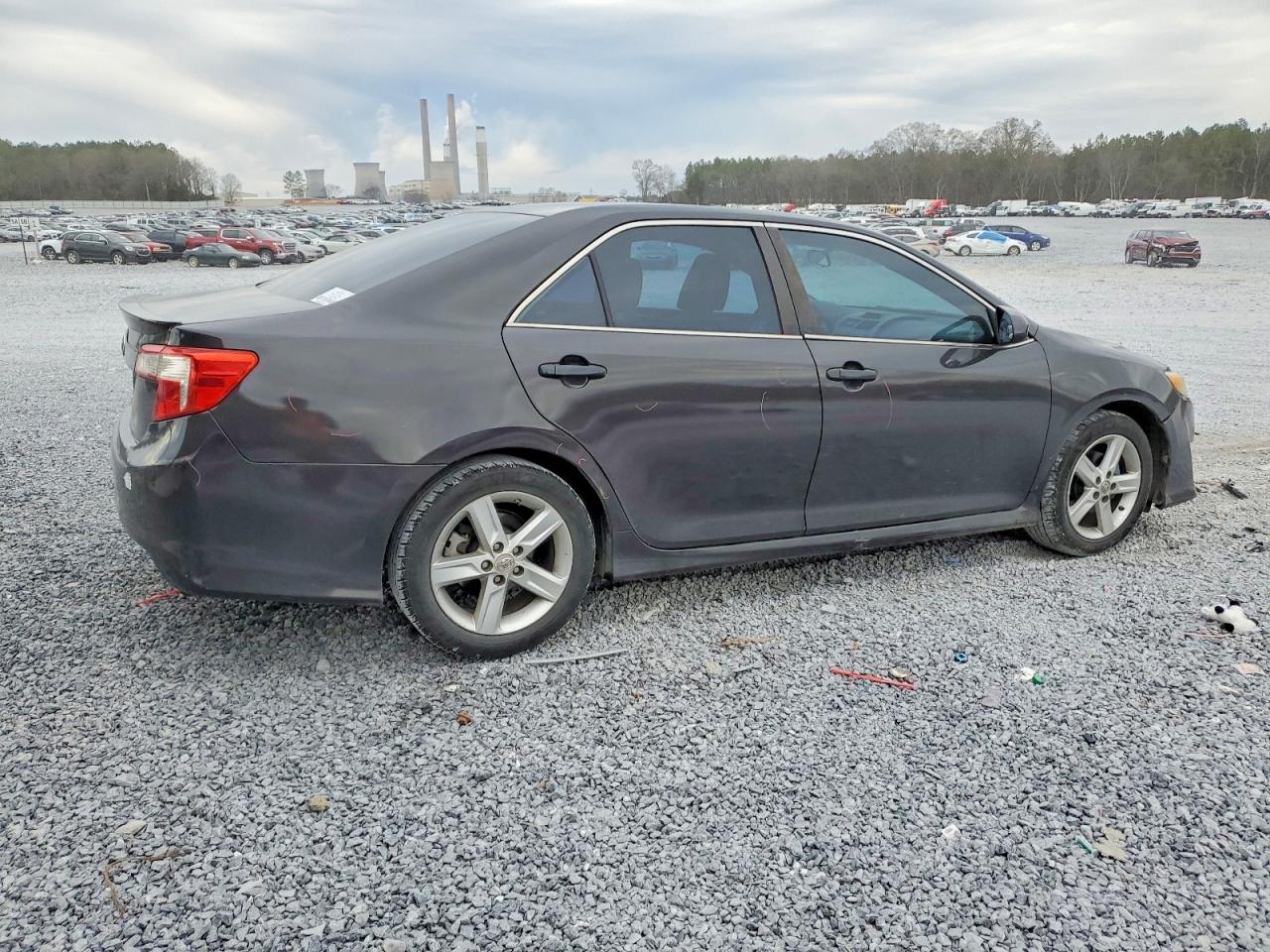 2012 TOYOTA CAMRY BASE photo 3