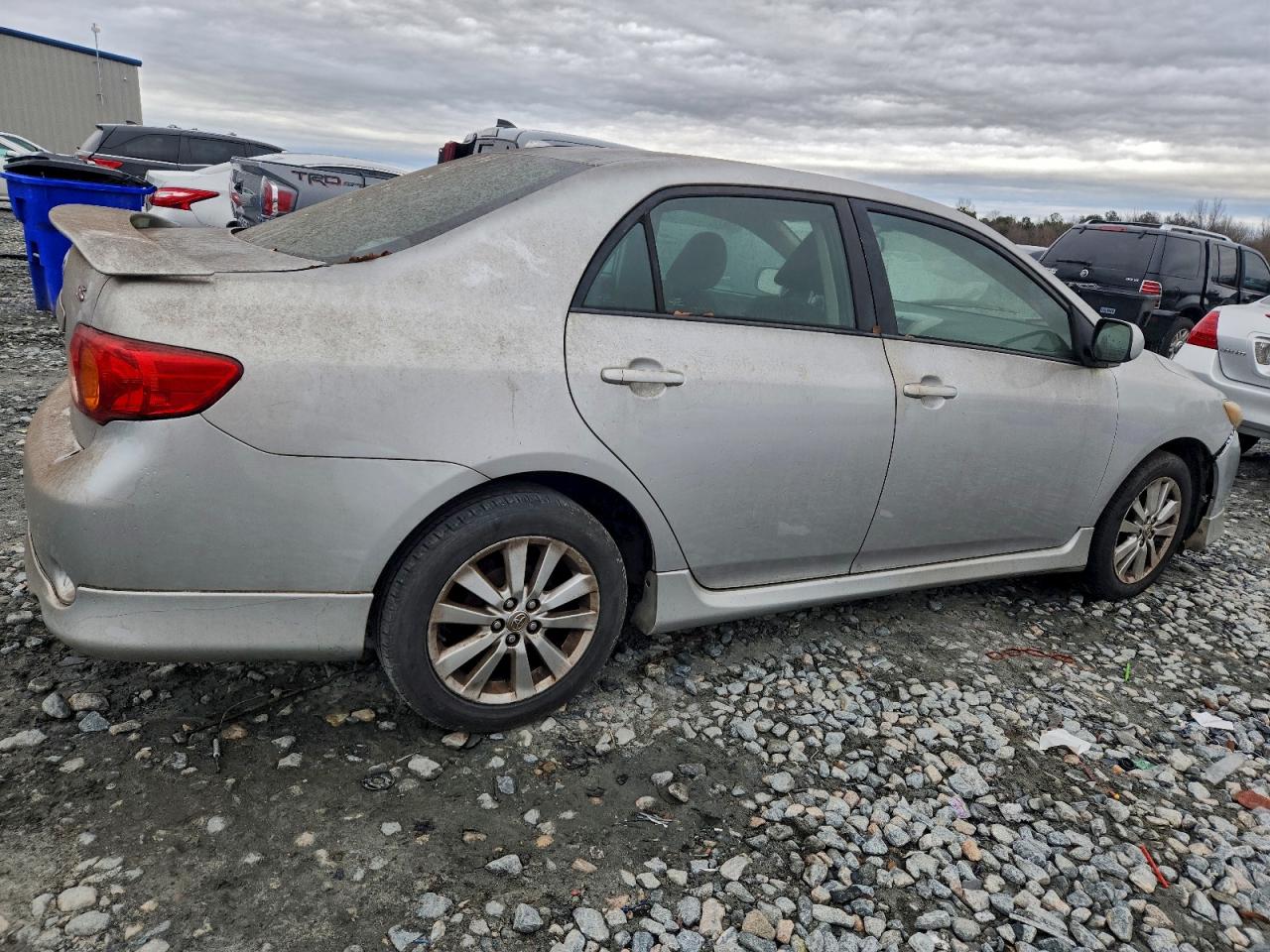 2010 TOYOTA COROLLA BASE photo 3