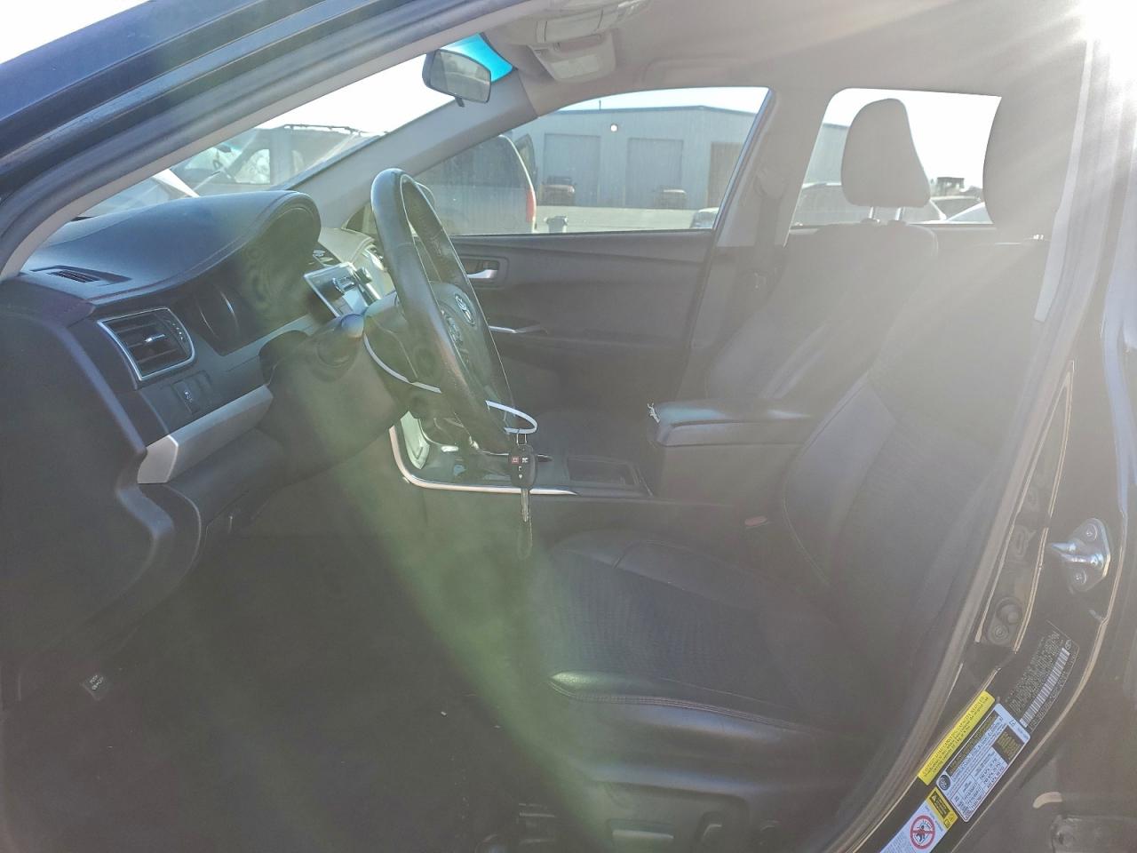 2015 TOYOTA CAMRY LE photo 7