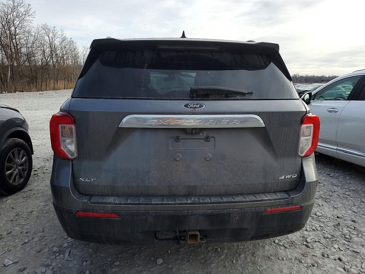 2021 FORD EXPLORER XLT photo 6
