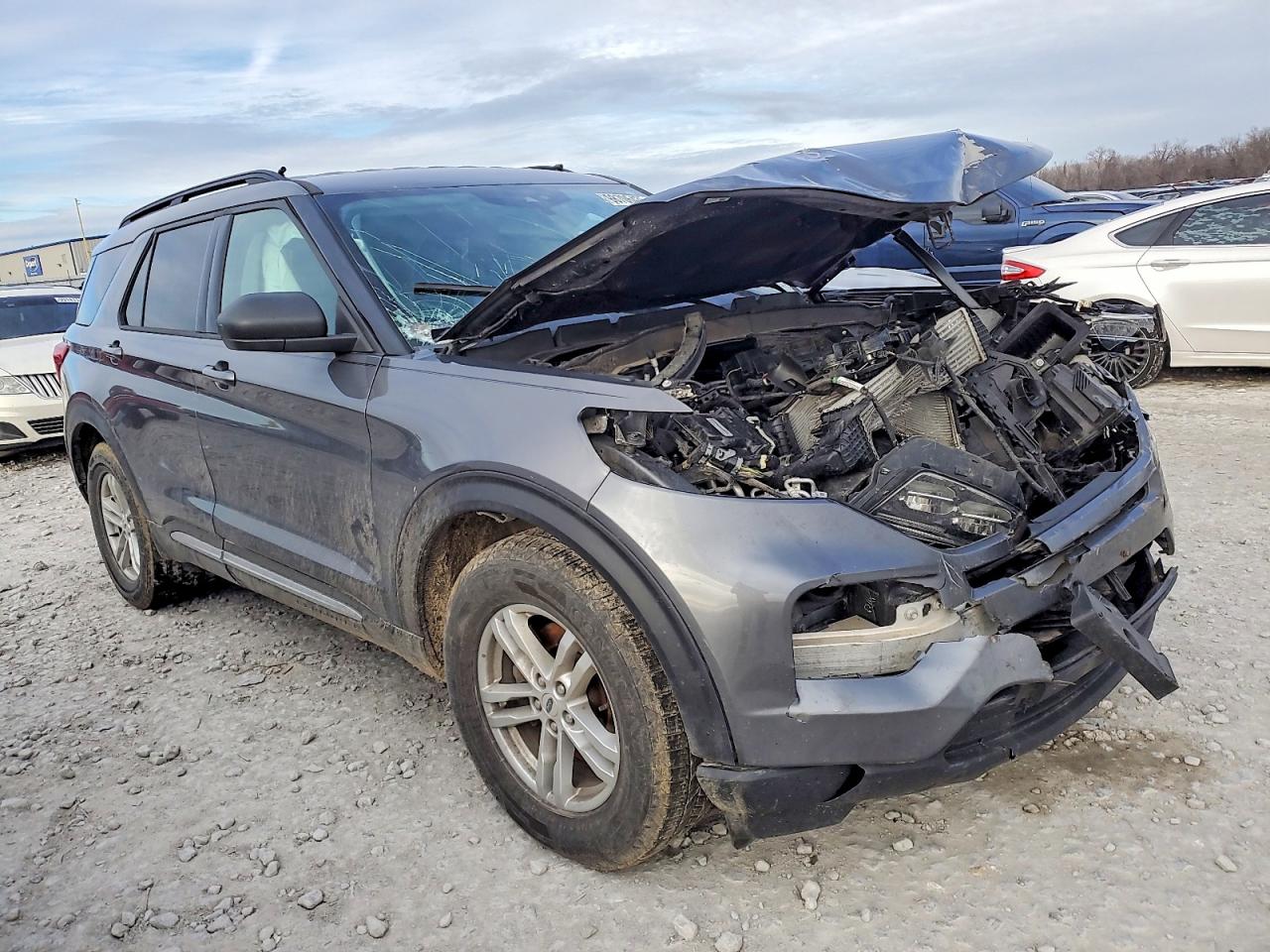 2021 FORD EXPLORER XLT photo 4