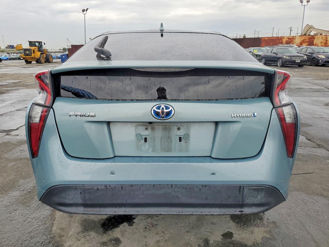 2018 TOYOTA PRIUS photo 6