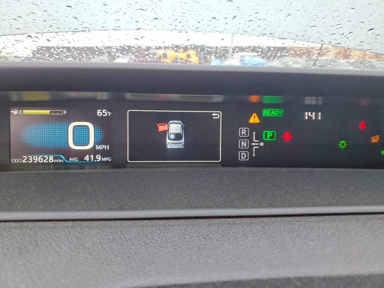 2018 TOYOTA PRIUS photo 9