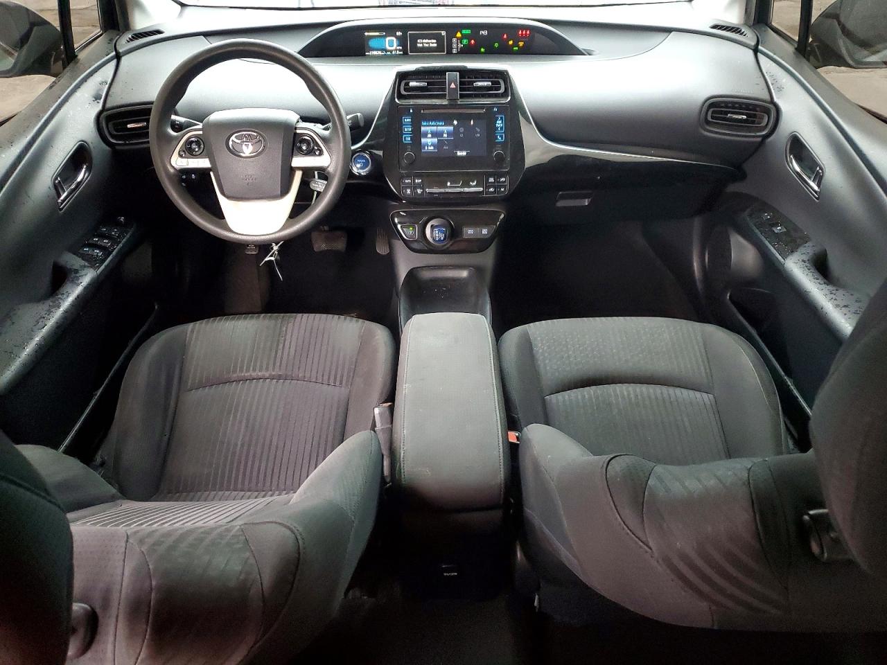 2018 TOYOTA PRIUS photo 8