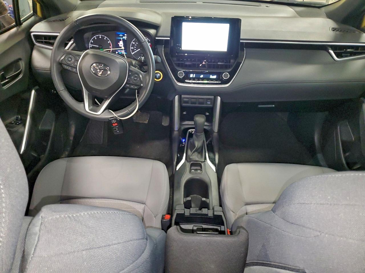 2024 TOYOTA COROLLA CROSS SE photo 8