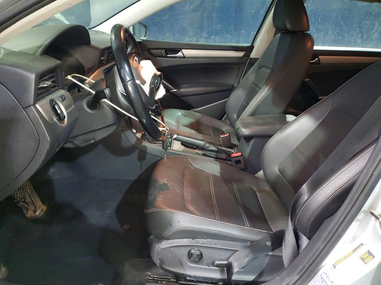 2020 VOLKSWAGEN PASSAT SE photo 7