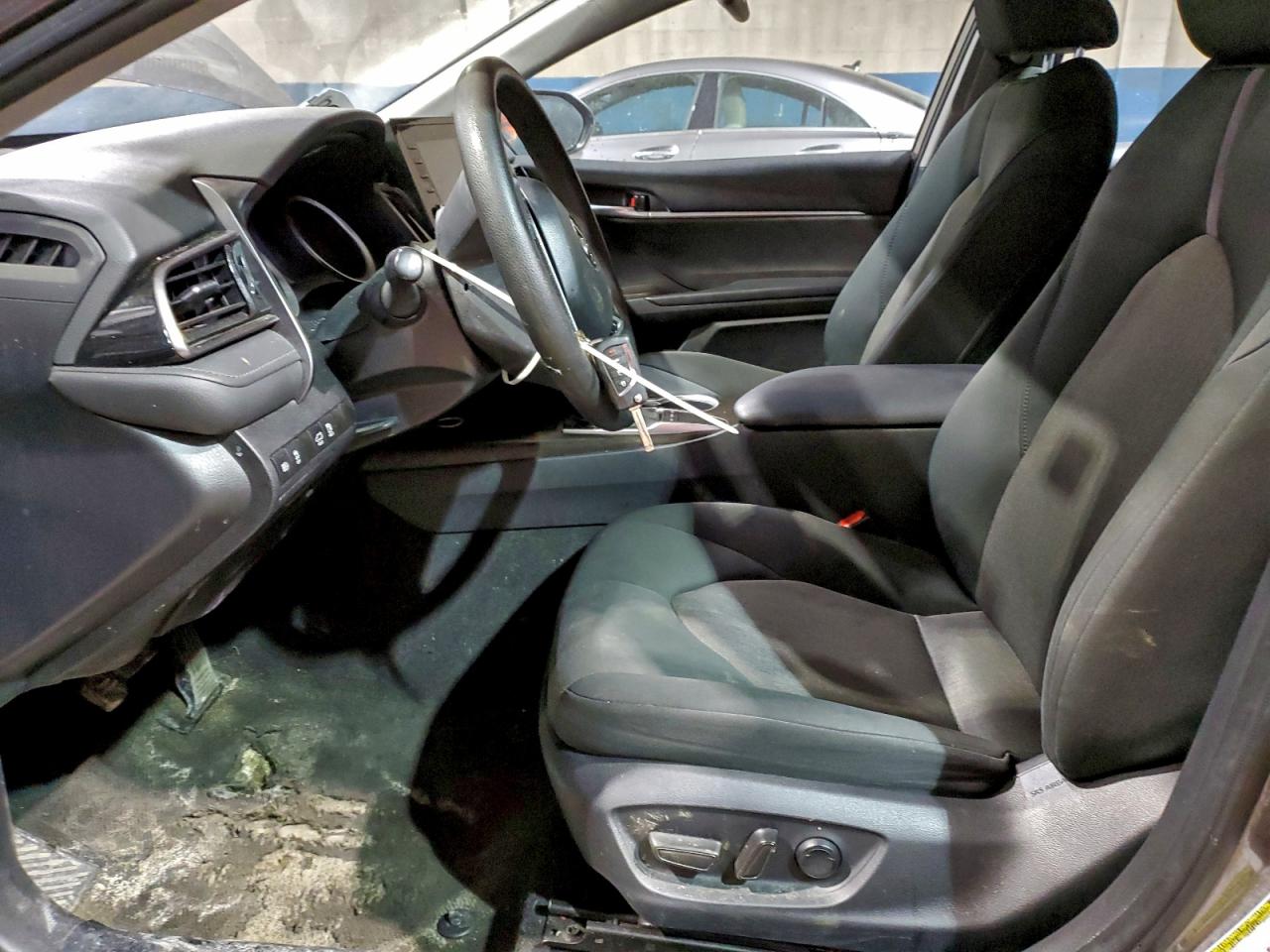 2023 TOYOTA CAMRY LE photo 7