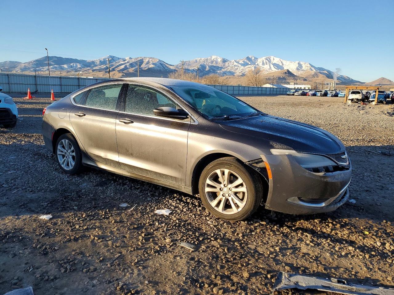 2015 CHRYSLER 200 LIMITED photo 4