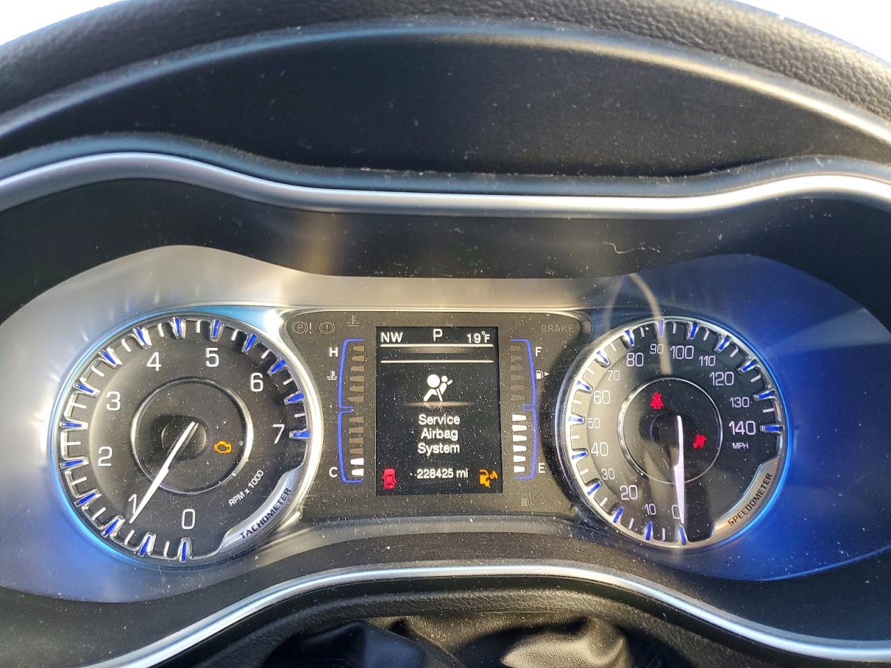2015 CHRYSLER 200 LIMITED photo 9
