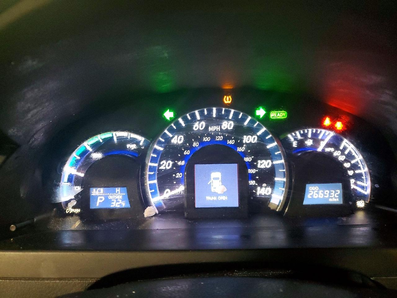 2012 TOYOTA CAMRY HYBRID photo 9