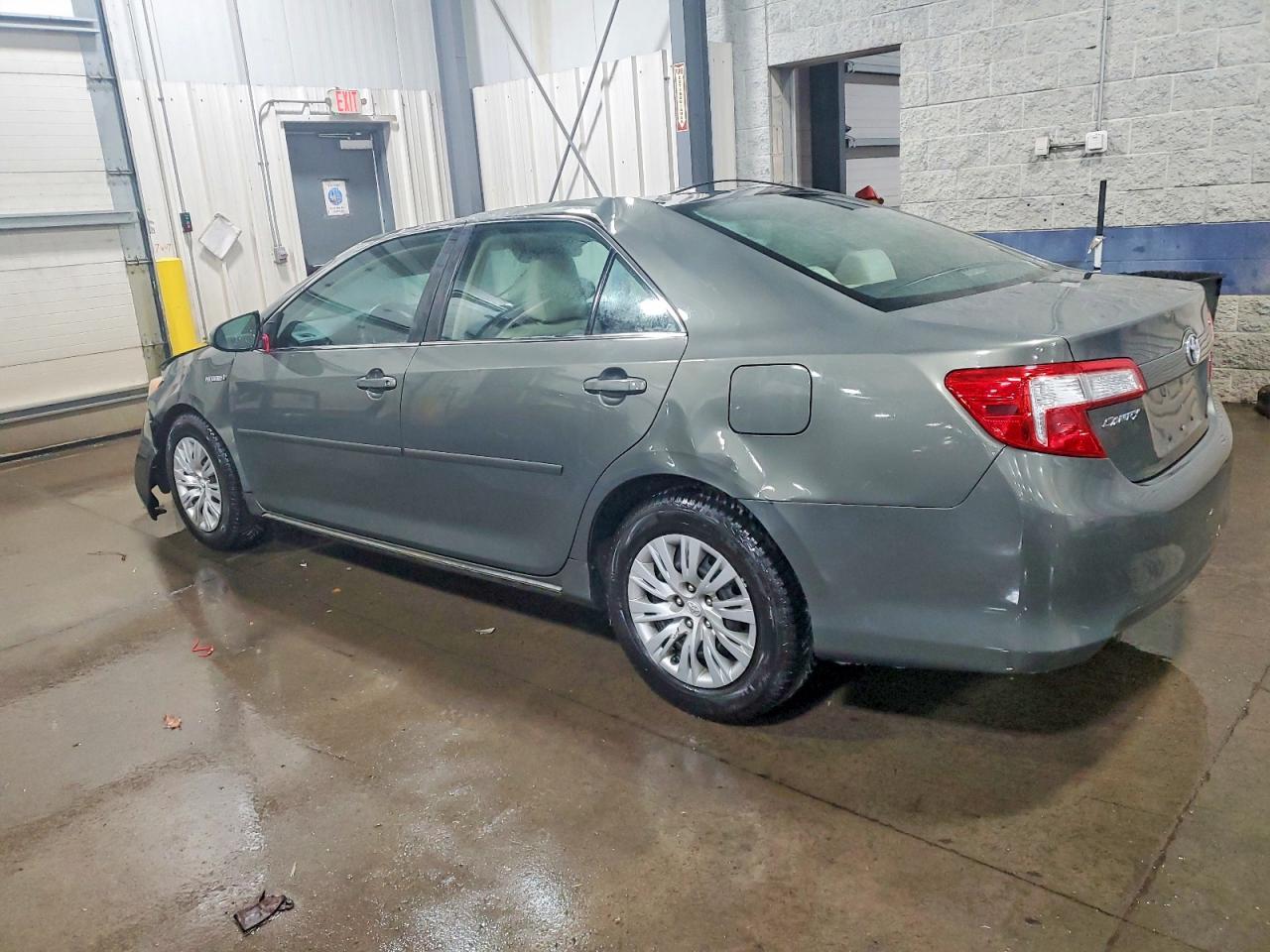 2012 TOYOTA CAMRY HYBRID photo 2