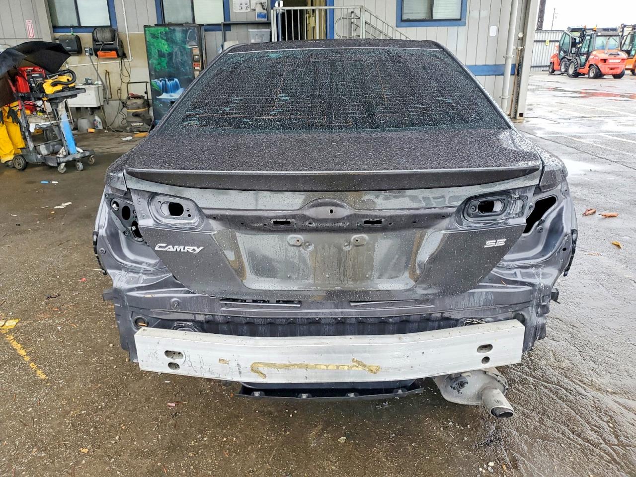 2014 TOYOTA CAMRY L photo 6
