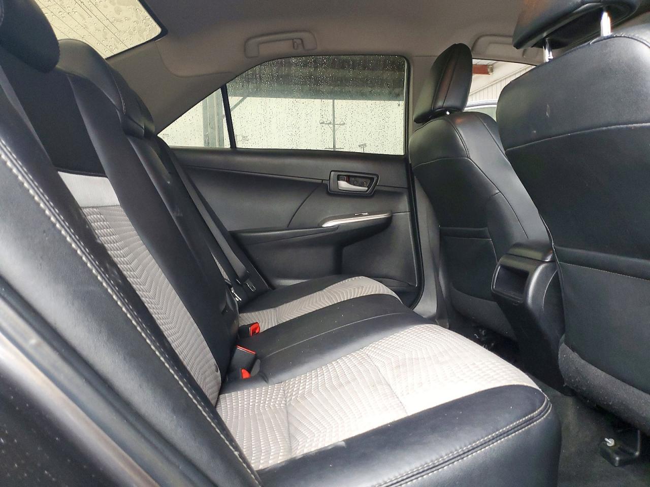 2014 TOYOTA CAMRY L photo 10