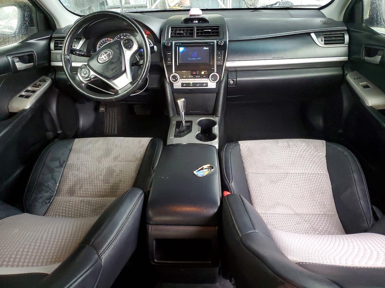 2014 TOYOTA CAMRY L photo 8