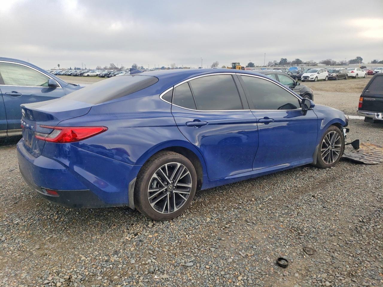 2025 TOYOTA CAMRY XSE photo 3
