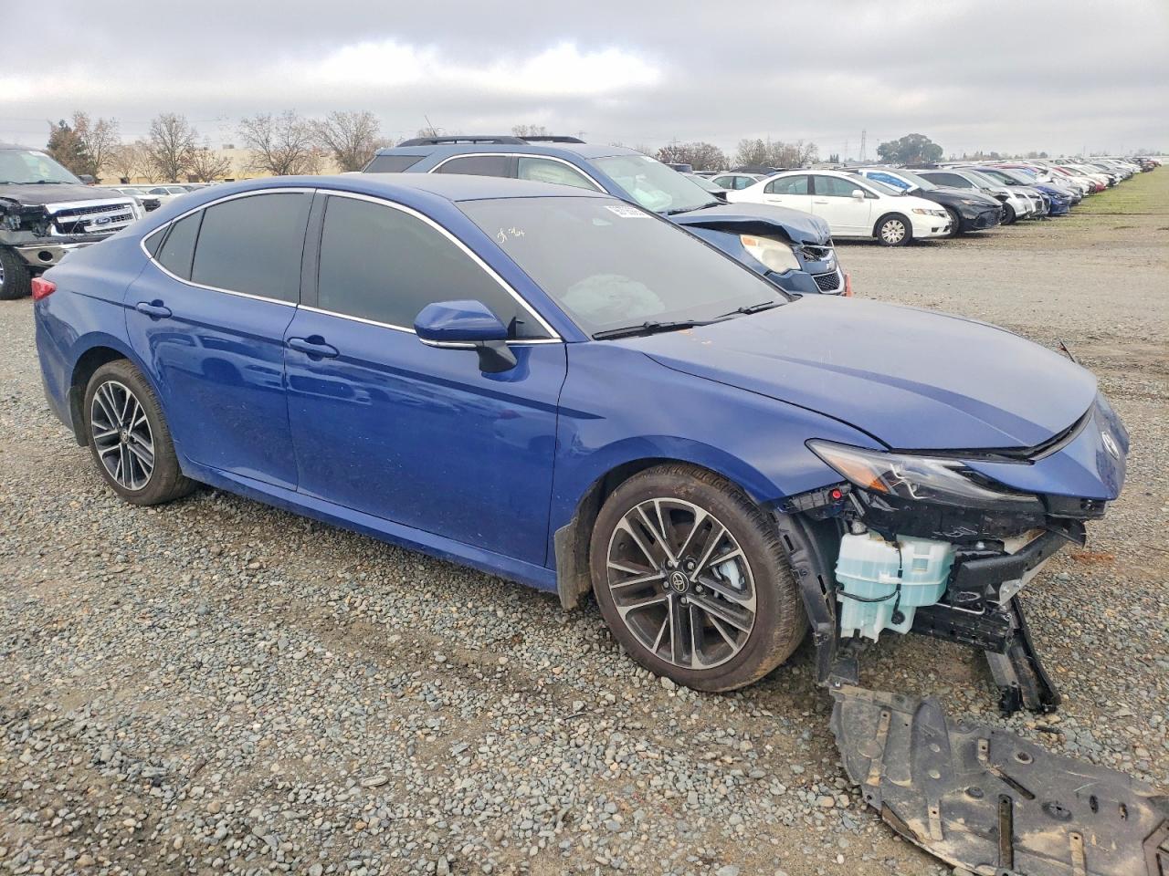 2025 TOYOTA CAMRY XSE photo 4