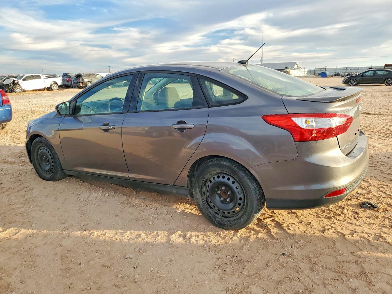 2013 FORD FOCUS SE photo 2
