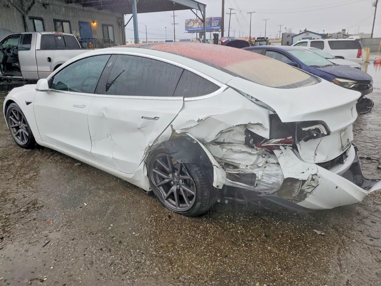 2018 TESLA MODEL 3 photo 2