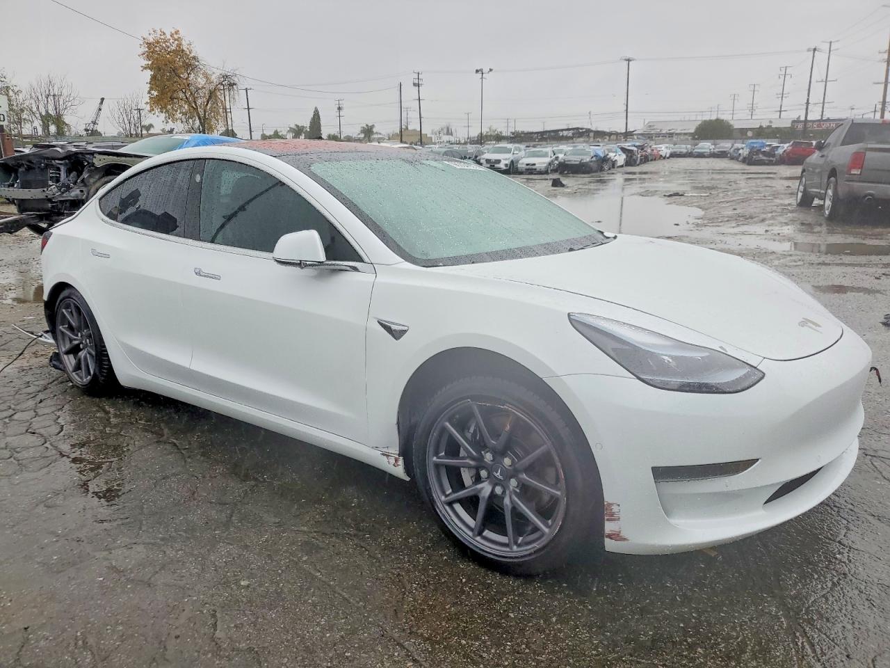 2018 TESLA MODEL 3 photo 4