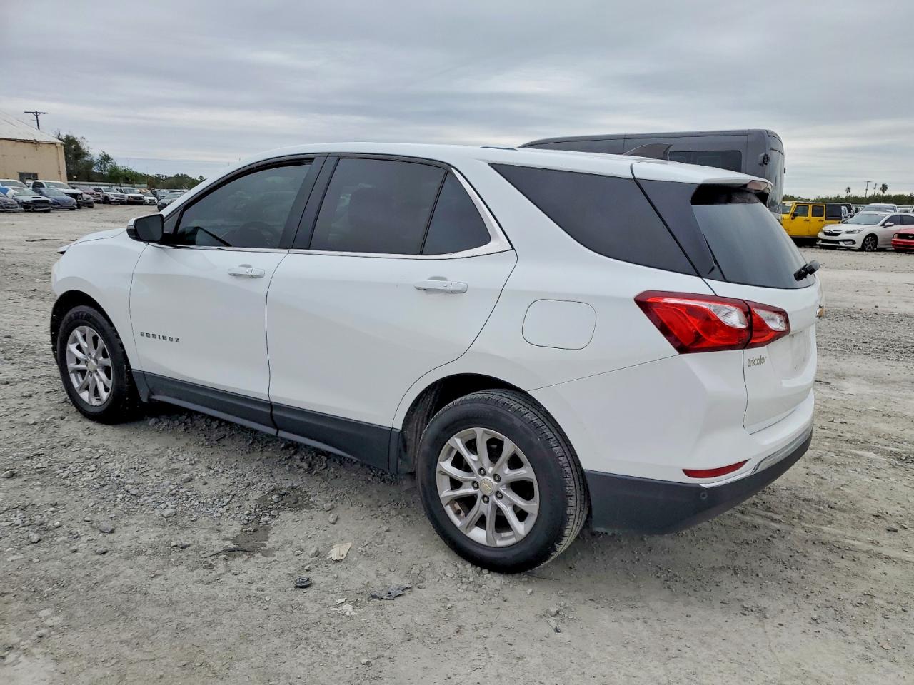 2019 CHEVROLET EQUINOX LT photo 2