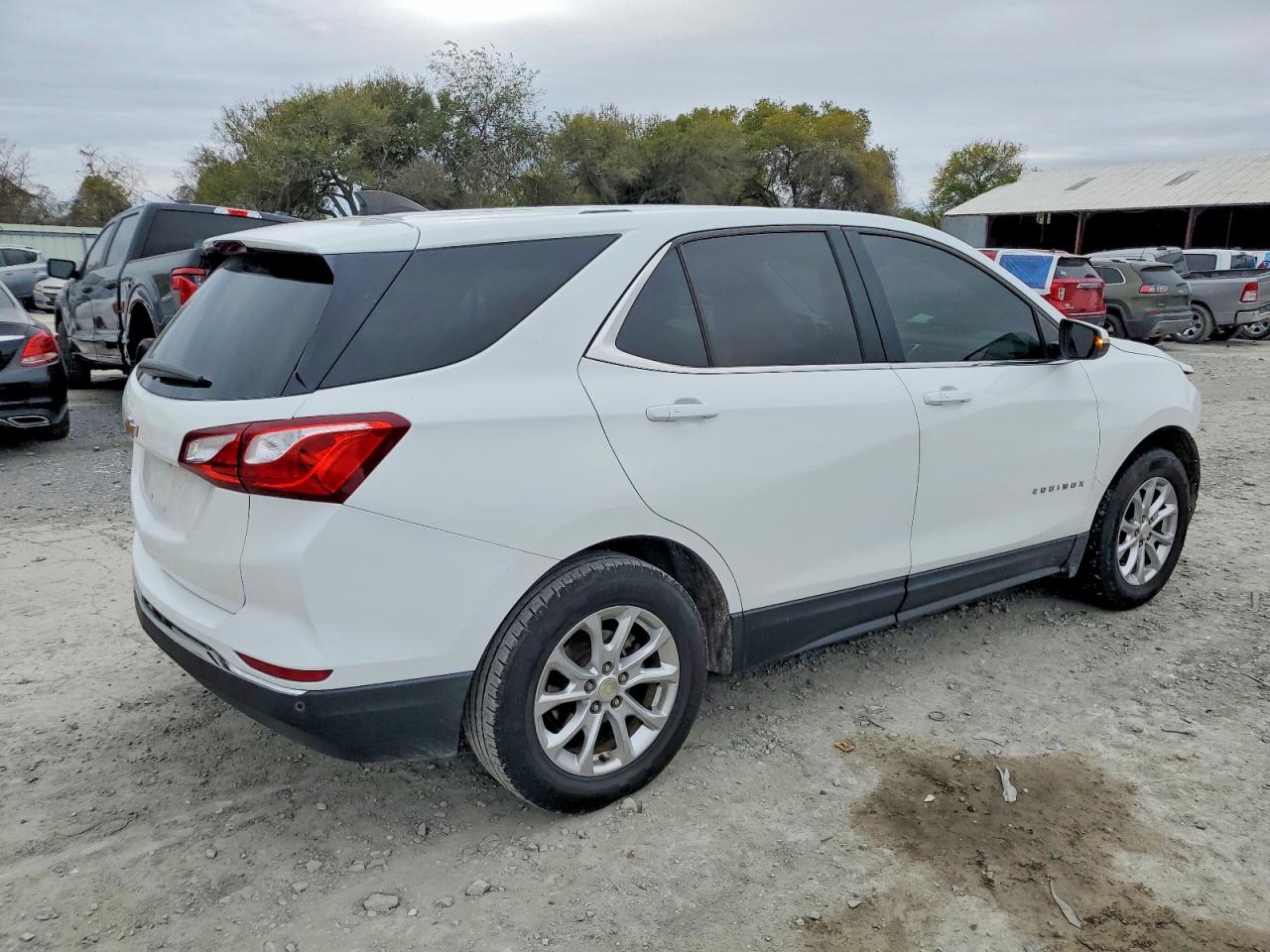 2019 CHEVROLET EQUINOX LT photo 3