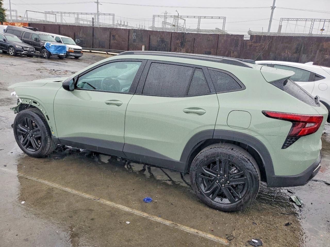2025 CHEVROLET TRAX ACTIV photo 2