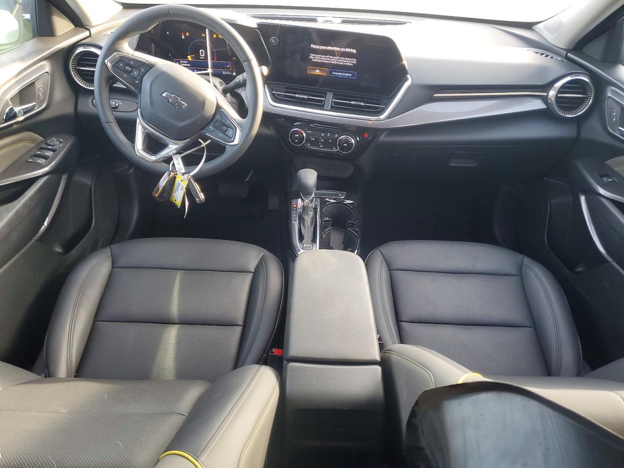 2025 CHEVROLET TRAX ACTIV photo 8