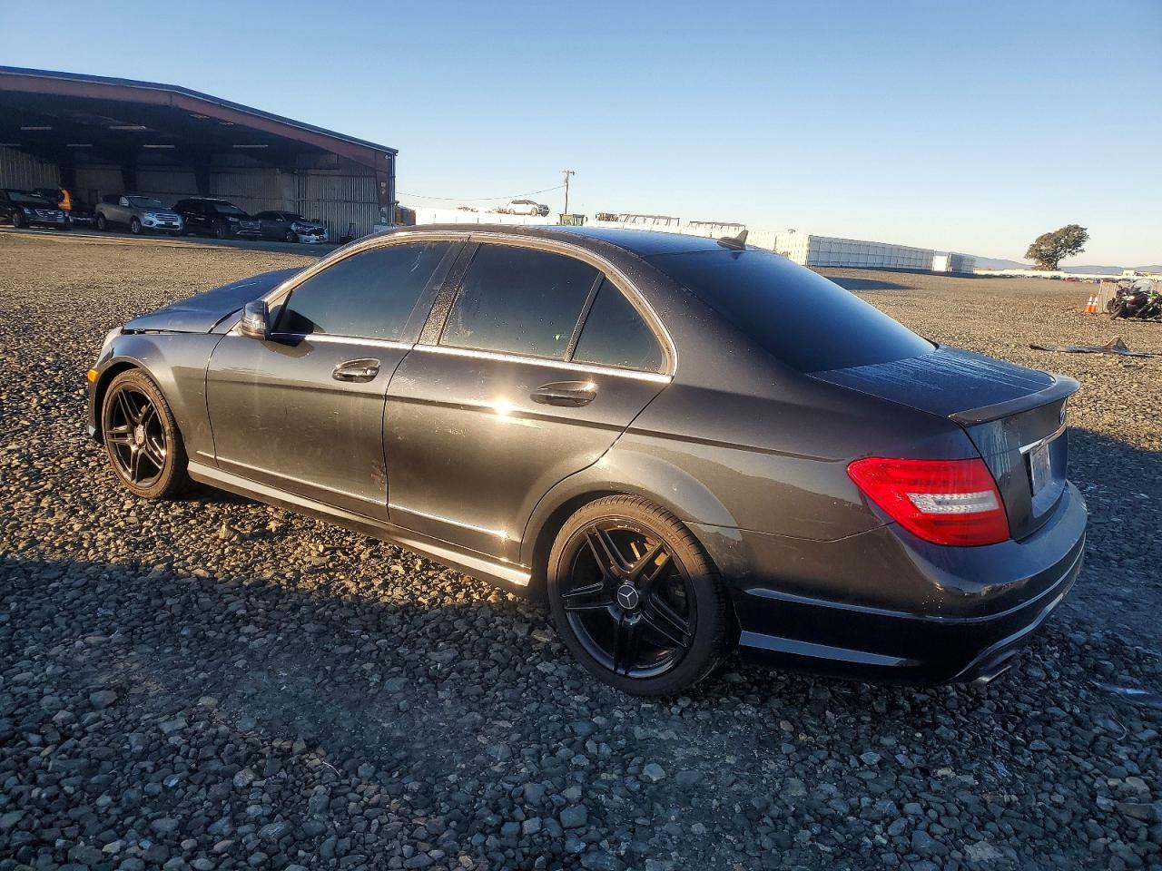 2013 MERCEDES-BENZ C 250 photo 2