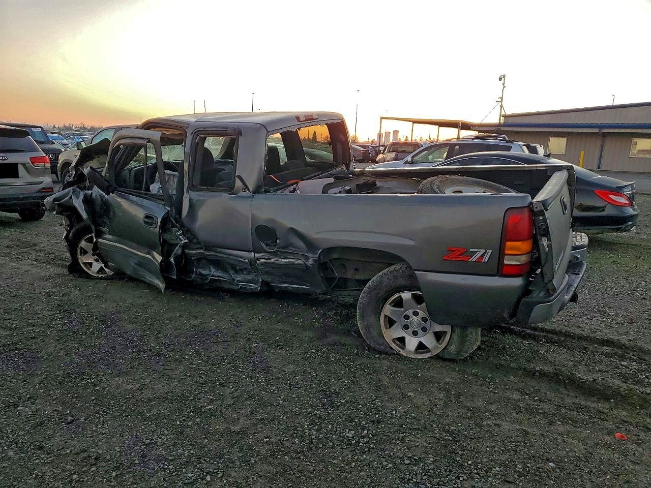 2000 CHEVROLET SILVERADO K1500 photo 3