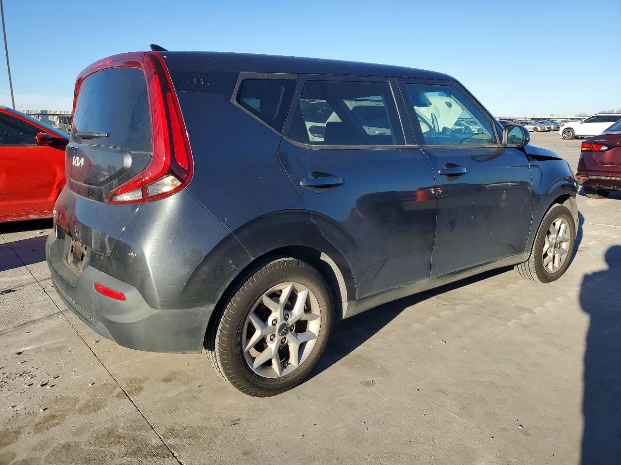 2022 KIA SOUL LX photo 3