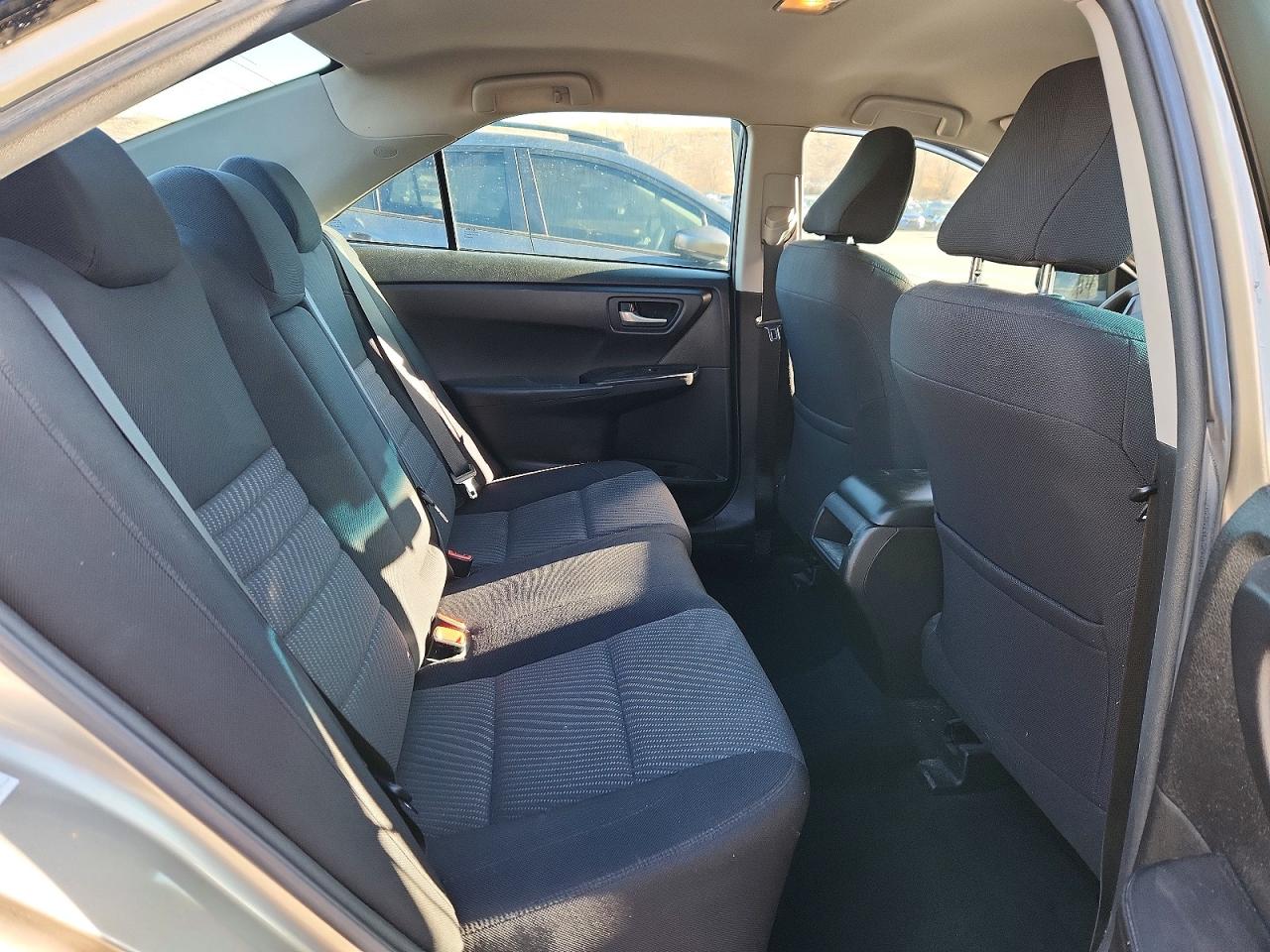 2017 TOYOTA CAMRY LE photo 10