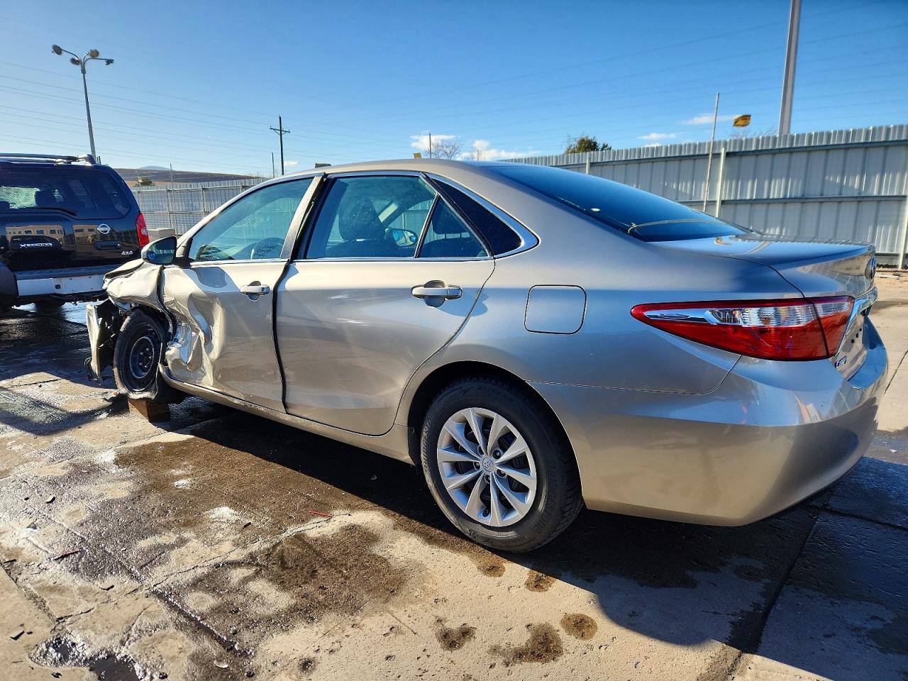 2017 TOYOTA CAMRY LE photo 2