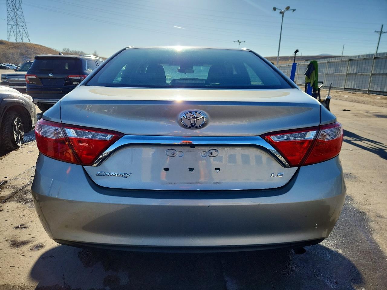 2017 TOYOTA CAMRY LE photo 6