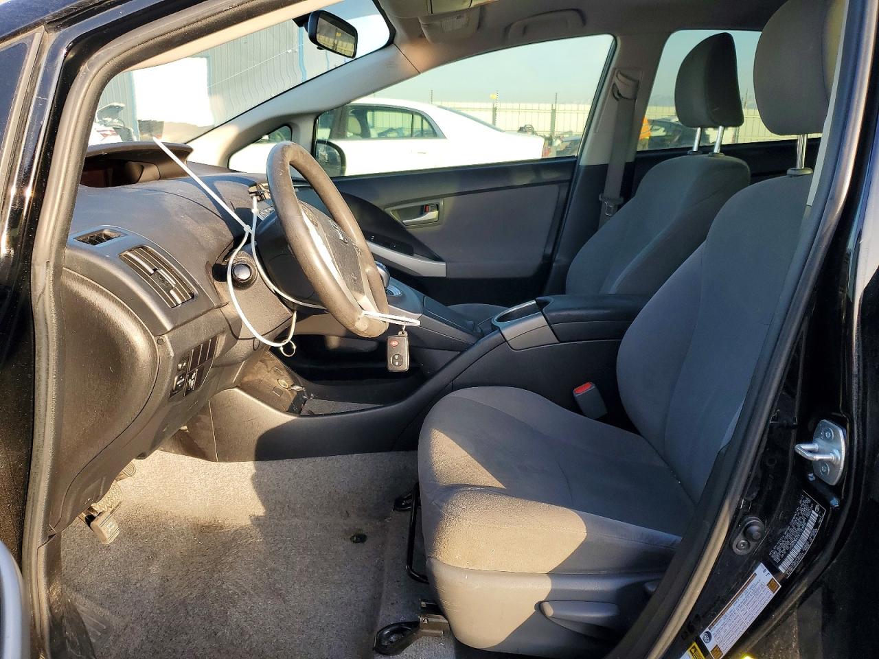 2014 TOYOTA PRIUS photo 7