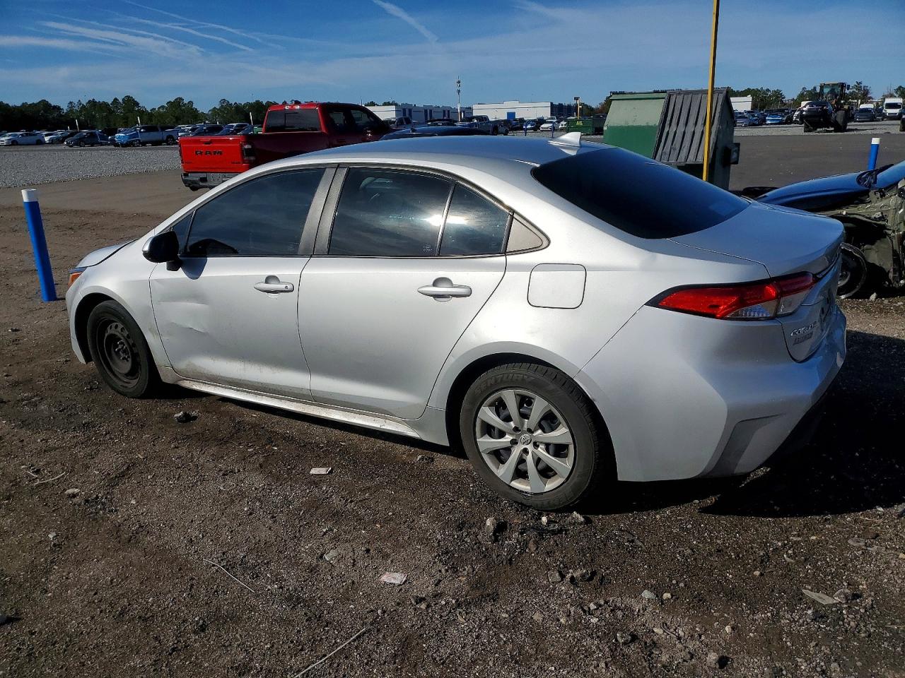 2023 TOYOTA COROLLA LE photo 2