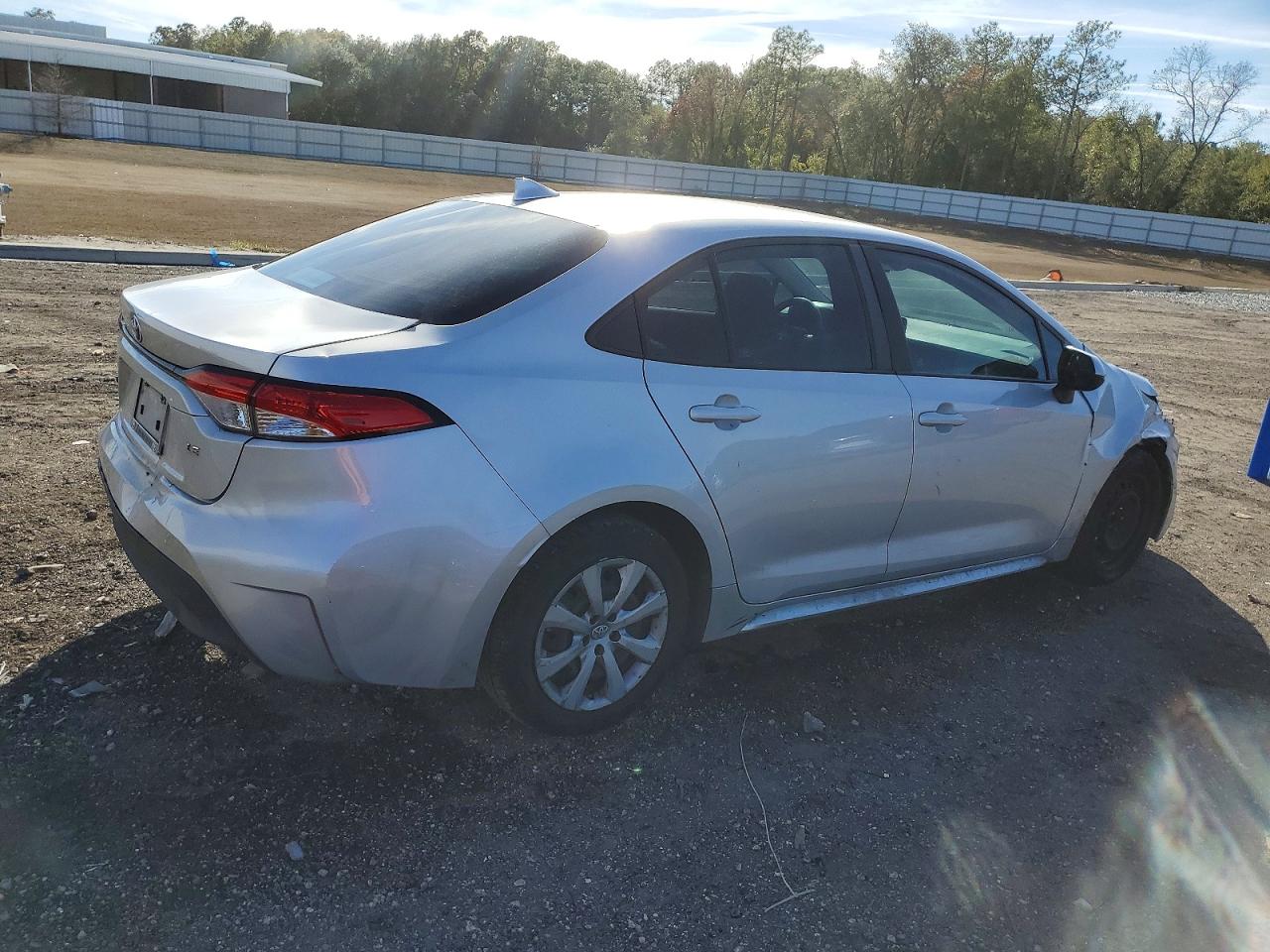 2023 TOYOTA COROLLA LE photo 3