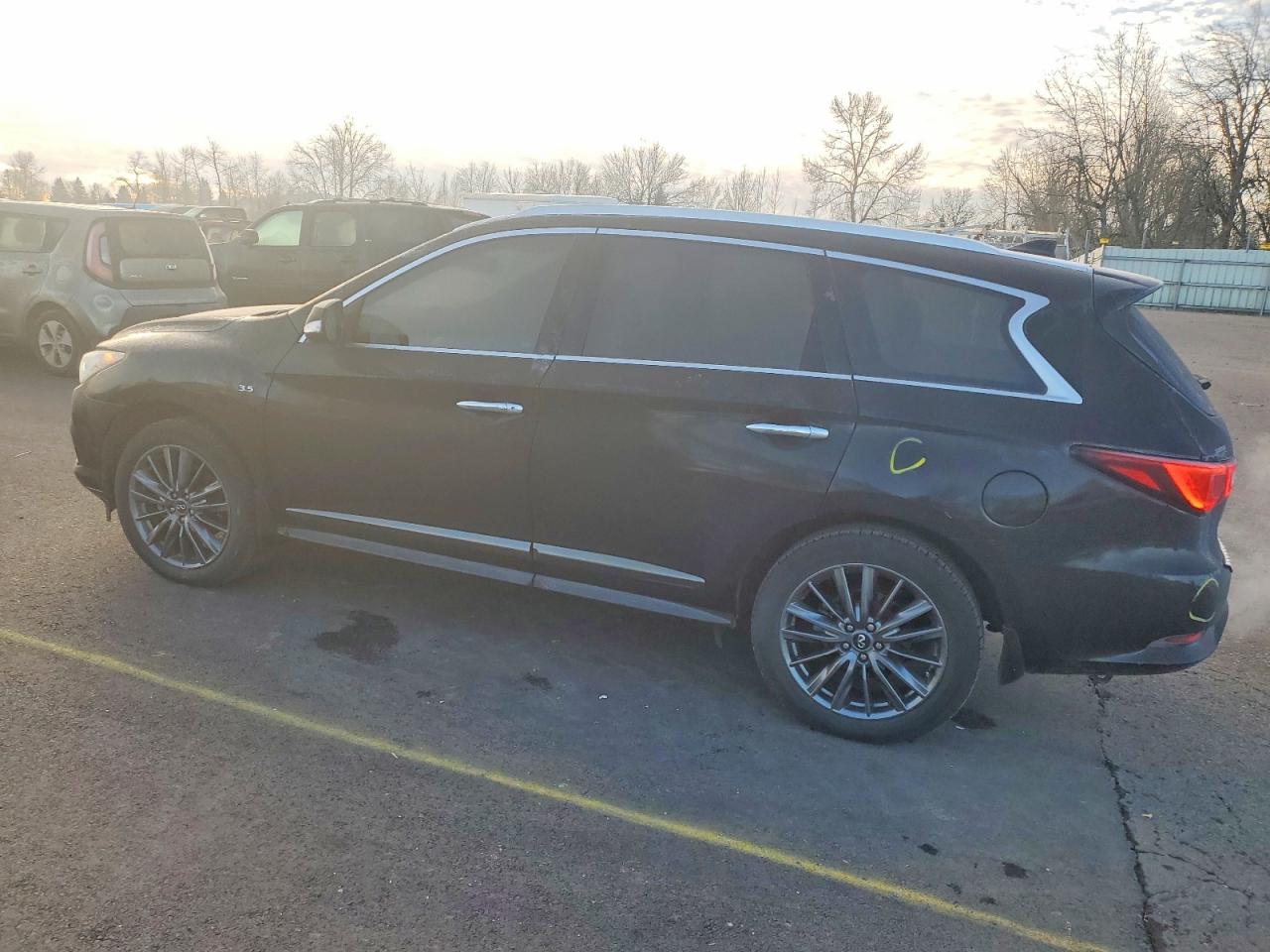 2020 INFINITI QX60 LUXE photo 2