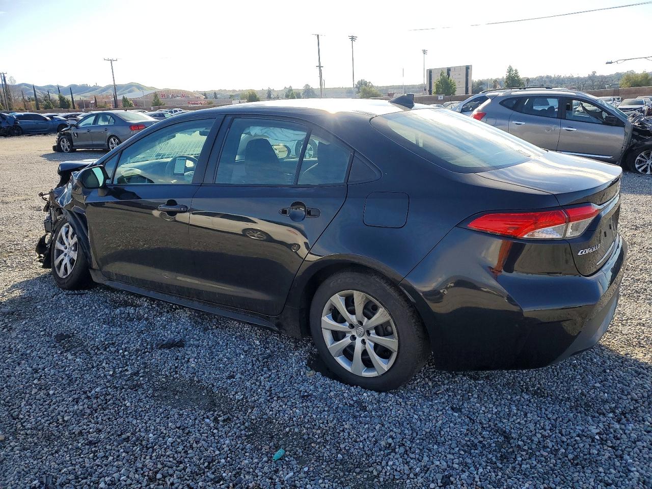 2020 TOYOTA COROLLA LE photo 3