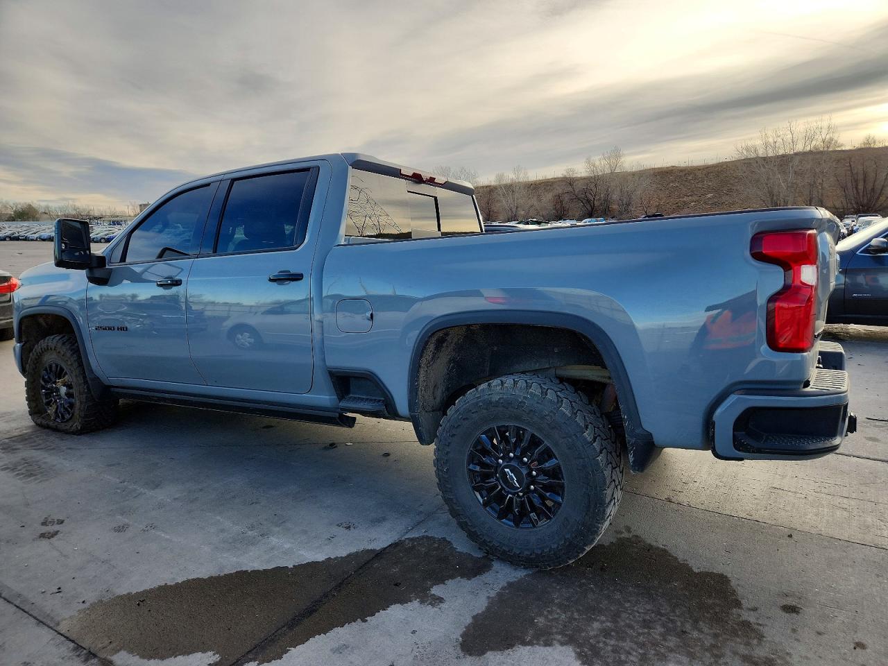 2024 CHEVROLET SILVERADO K2500 HEAVY DUTY LTZ photo 2