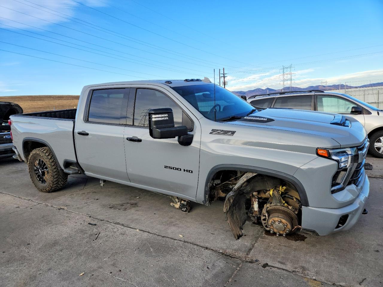 2024 CHEVROLET SILVERADO K2500 HEAVY DUTY LTZ photo 4